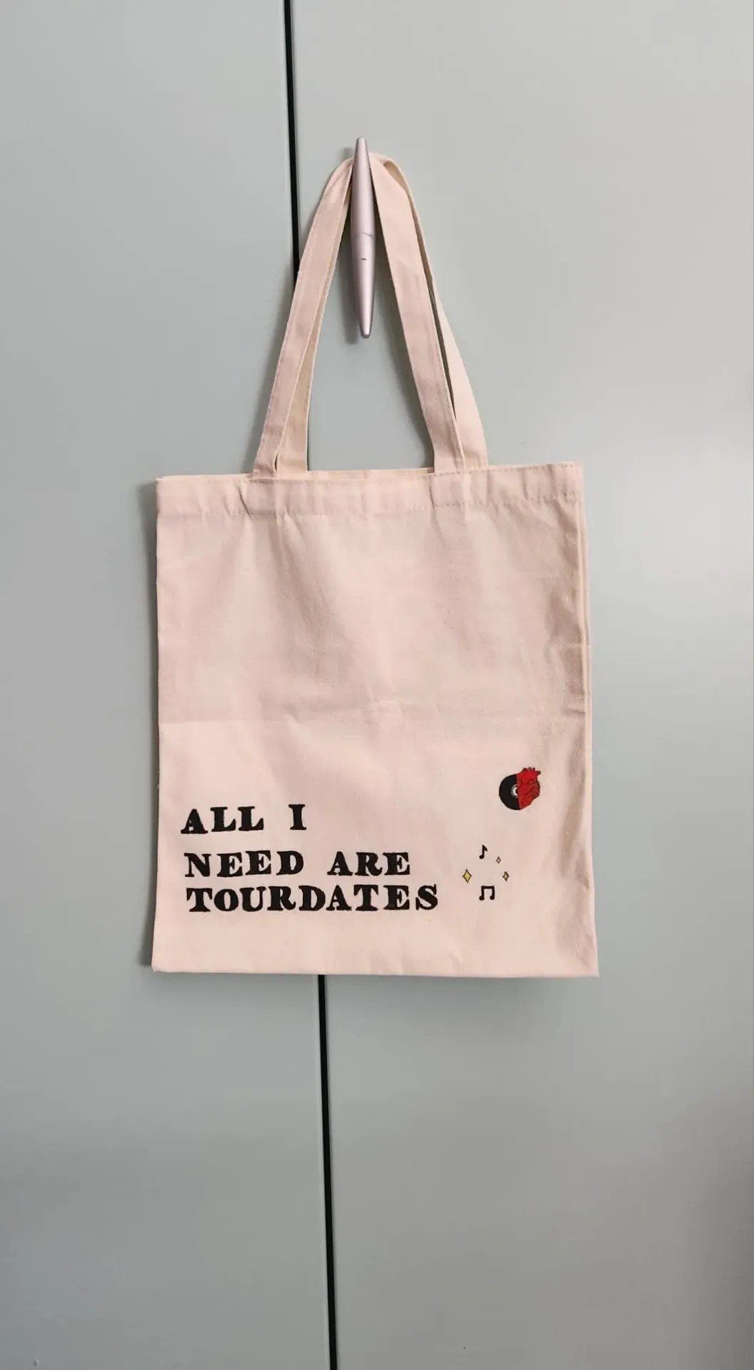 Tote Tour dates